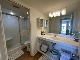 114 El Matador 1 Bedroom Condo by RedAwning