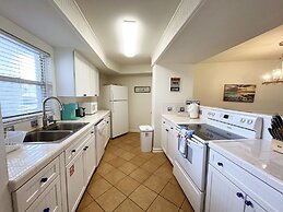 114 El Matador 1 Bedroom Condo by RedAwning