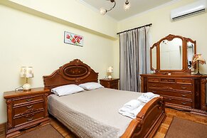 Annie's House by Corfuescapes