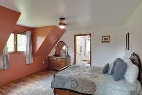 Spacious Mcminnville Vacation Home w/ Gas Grill!