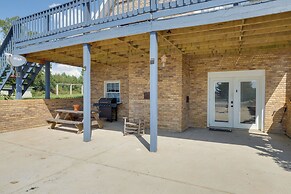 Spacious Mcminnville Vacation Home w/ Gas Grill!