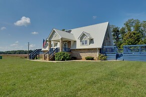 Spacious Mcminnville Vacation Home w/ Gas Grill!