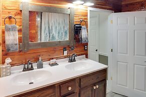 Spacious Mcminnville Vacation Home w/ Gas Grill!