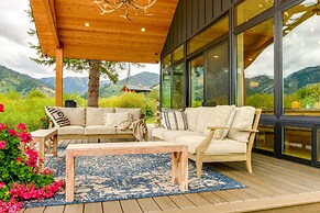 Modern Turnerville Cabin w/ Hot Tub & Scenic Views