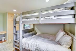 Lake Oswego Home w/ Covered Patio: Near Portland!