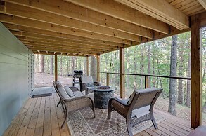 Mississippi Retreat w/ Hot Tub, Deck & Lake Views!