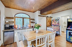 Mississippi Retreat w/ Hot Tub, Deck & Lake Views!