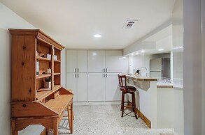 Mississippi Retreat w/ Hot Tub, Deck & Lake Views!