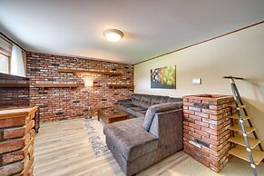 Pet-friendly Bixby Getaway With Deck!