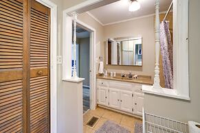 Pet-friendly Bixby Getaway With Deck!