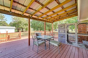 Pet-friendly Bixby Getaway With Deck!
