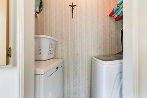 Weeki Wachee Vacation Rental ~ 13 Mi to the Ocean!