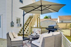 Chincoteague Apartment w/ Deck: Walk to Waterfront