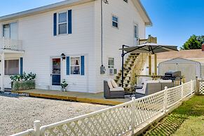Chincoteague Apartment w/ Deck: Walk to Waterfront