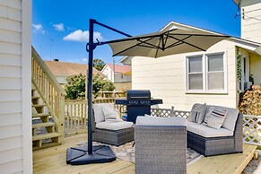 Chincoteague Apartment w/ Deck: Walk to Waterfront