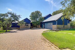 Pool & Covered Patios: Sprawling Austin Estate!