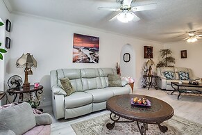 Salem Getaway w/ Hot Tub Near Parks & Boating!