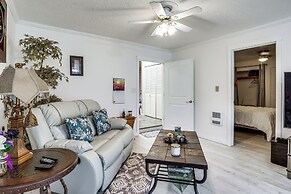 Salem Getaway w/ Hot Tub Near Parks & Boating!