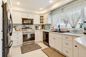 Salem Getaway w/ Hot Tub Near Parks & Boating!