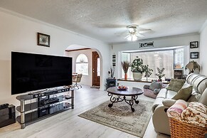 Salem Getaway w/ Hot Tub Near Parks & Boating!