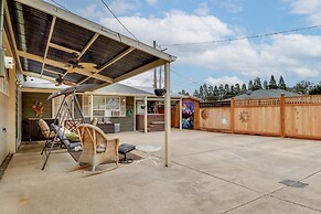 Salem Getaway w/ Hot Tub Near Parks & Boating!