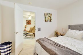 Salem Getaway w/ Hot Tub Near Parks & Boating!