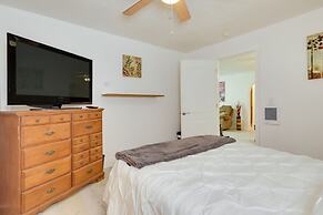 Salem Getaway w/ Hot Tub Near Parks & Boating!