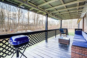 Furnished Deck: Rustic Cabin in Cosby!