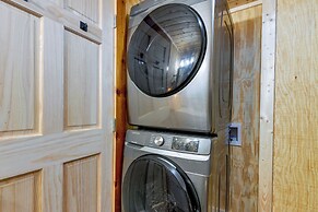 Furnished Deck: Rustic Cabin in Cosby!