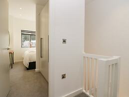 Watch Tree Apartment