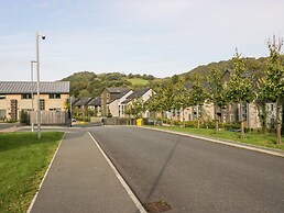 Watch Tree Apartment