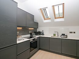 Watch Tree Apartment