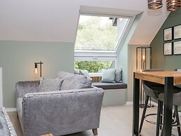 Watch Tree Apartment