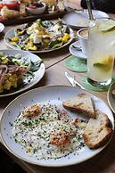 Czakó Bed & Breakfast