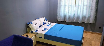 Royal Blue Guest House & Bar