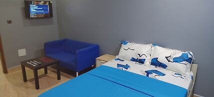 Royal Blue Guest House & Bar