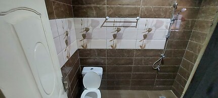 Royal Blue Guest House & Bar