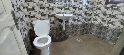 Royal Blue Guest House & Bar