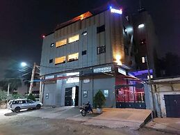 Royal Blue Guest House & Bar
