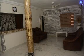 Royal Blue Guest House & Bar