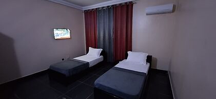 Royal Blue Guest House & Bar