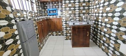 Royal Blue Guest House & Bar