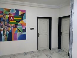 Royal Blue Guest House & Bar