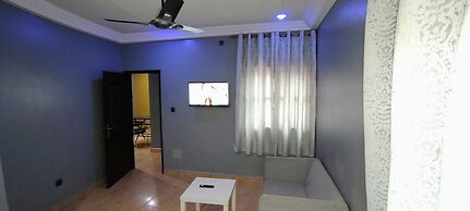 Royal Blue Guest House & Bar