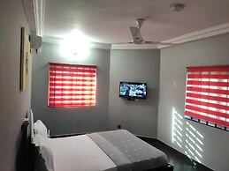 Royal Blue Guest House & Bar