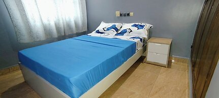 Royal Blue Guest House & Bar