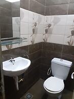 Royal Blue Guest House & Bar