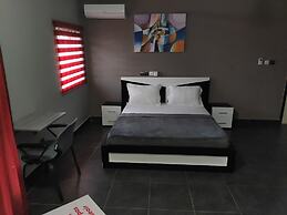 Royal Blue Guest House & Bar