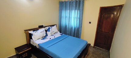 Royal Blue Guest House & Bar