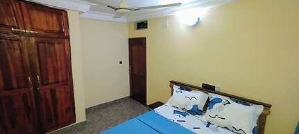 Royal Blue Guest House & Bar